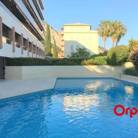 Avec Terrasse, Piscine Et Parking A - Fr-1-647-36 Appartement